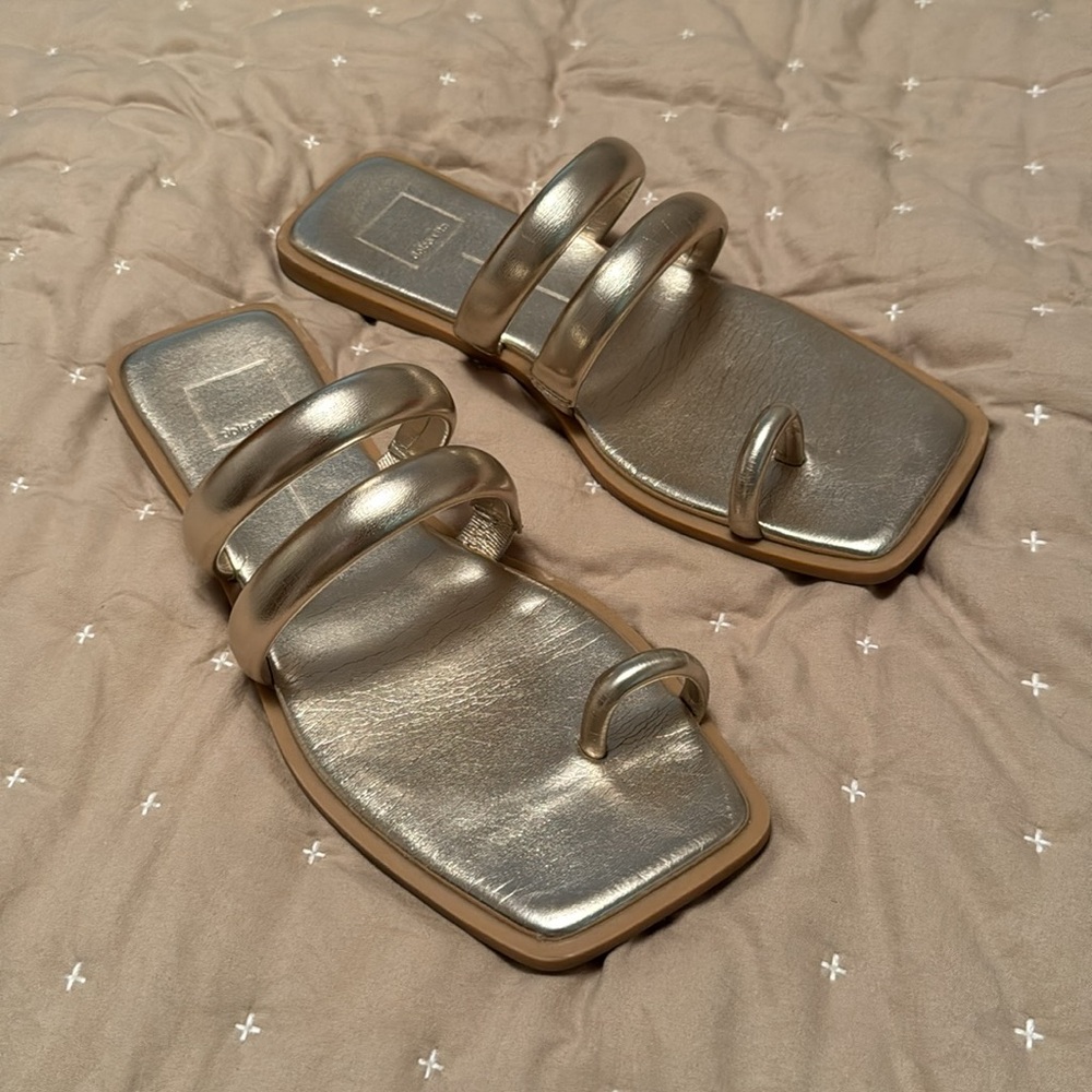 GOLD DOLCE VITA SANDALS